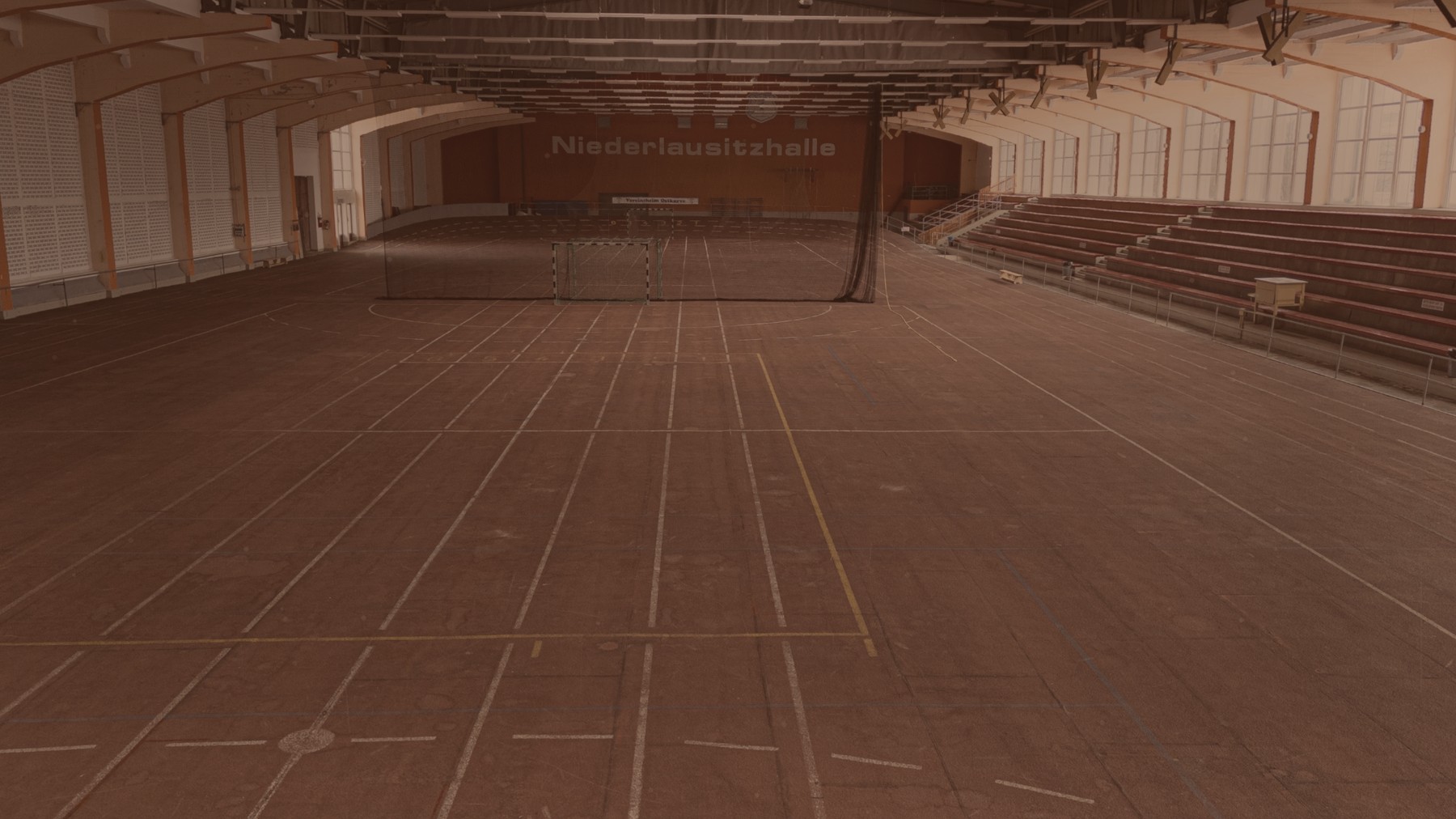 Vintage-Ansicht der Niederlausitzhalle